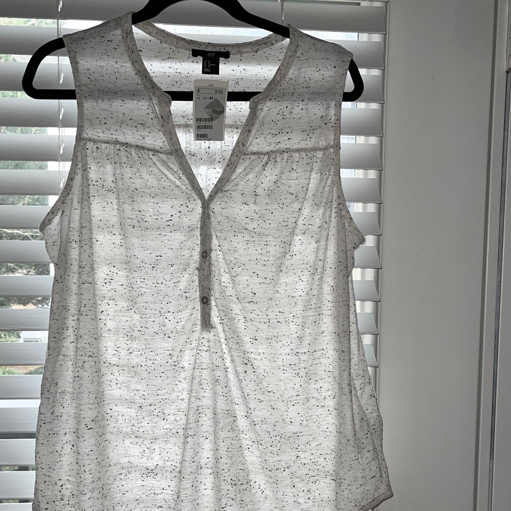 H&M White and Black dotted sleeveless top
